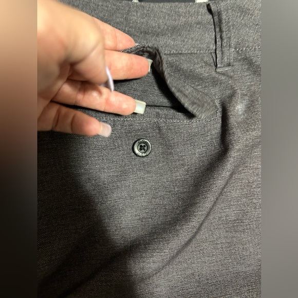 Used Men’s CSG (Champs Sports Gear) dark charcoal grey/ black shorts - size 38 - Picture 9 of 16